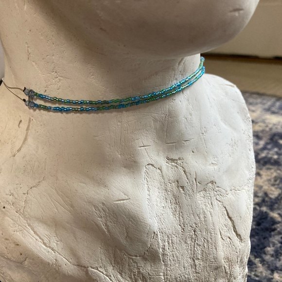 Bead and Wire Choker Necklace - blue and green beads - silver wire - Picture 3 of 9